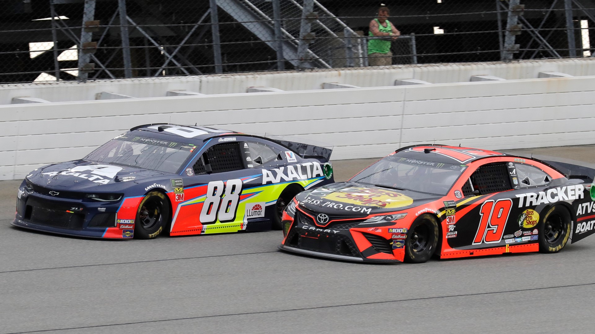 Alex Bowman gets 1st Cup Series win at Chicagoland | 9news.com