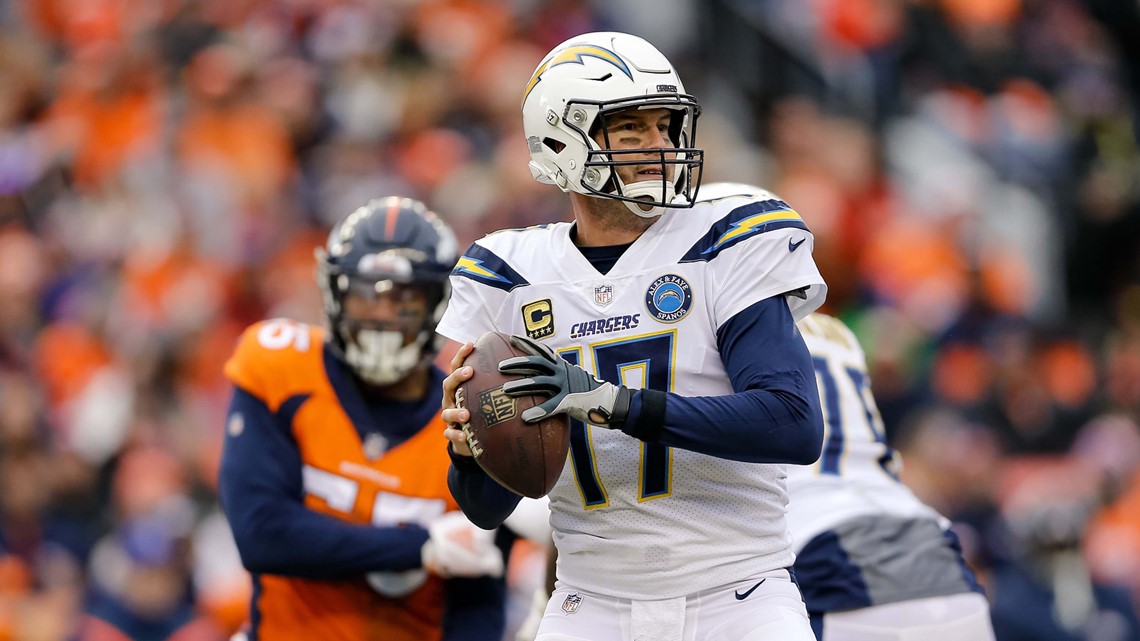 This time, Chargers' defense fails to hold on final drive and Broncos leave  town with 23-22 victory - Los Angeles Times