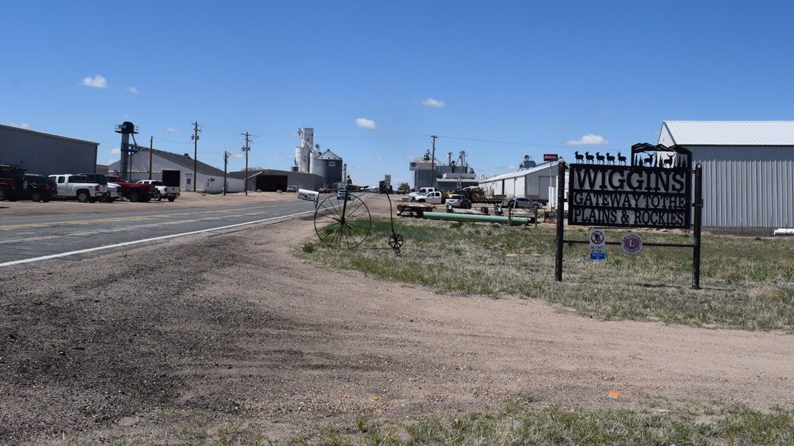 How Far is Wiggins Colorado