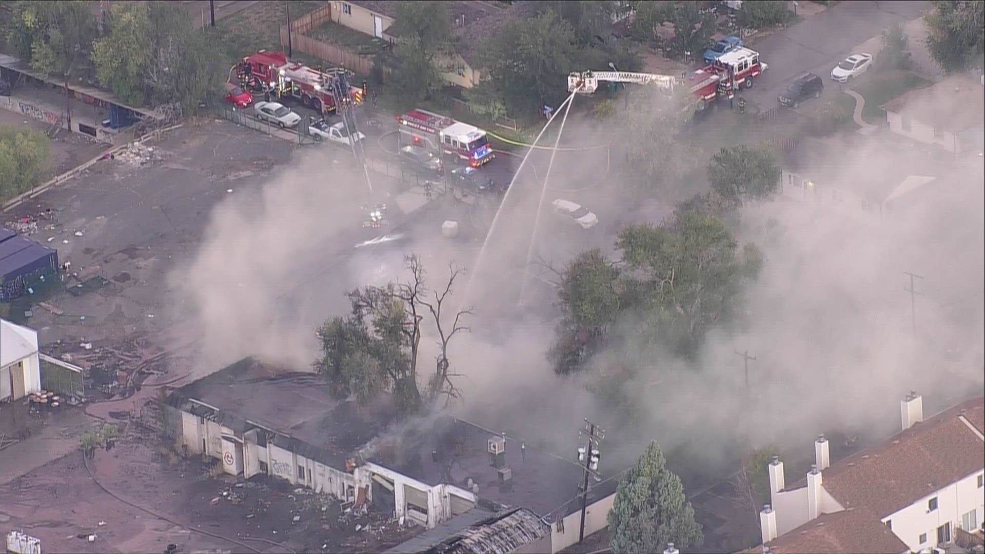 Firefighters battle commercial building fire in Denver metro area ...