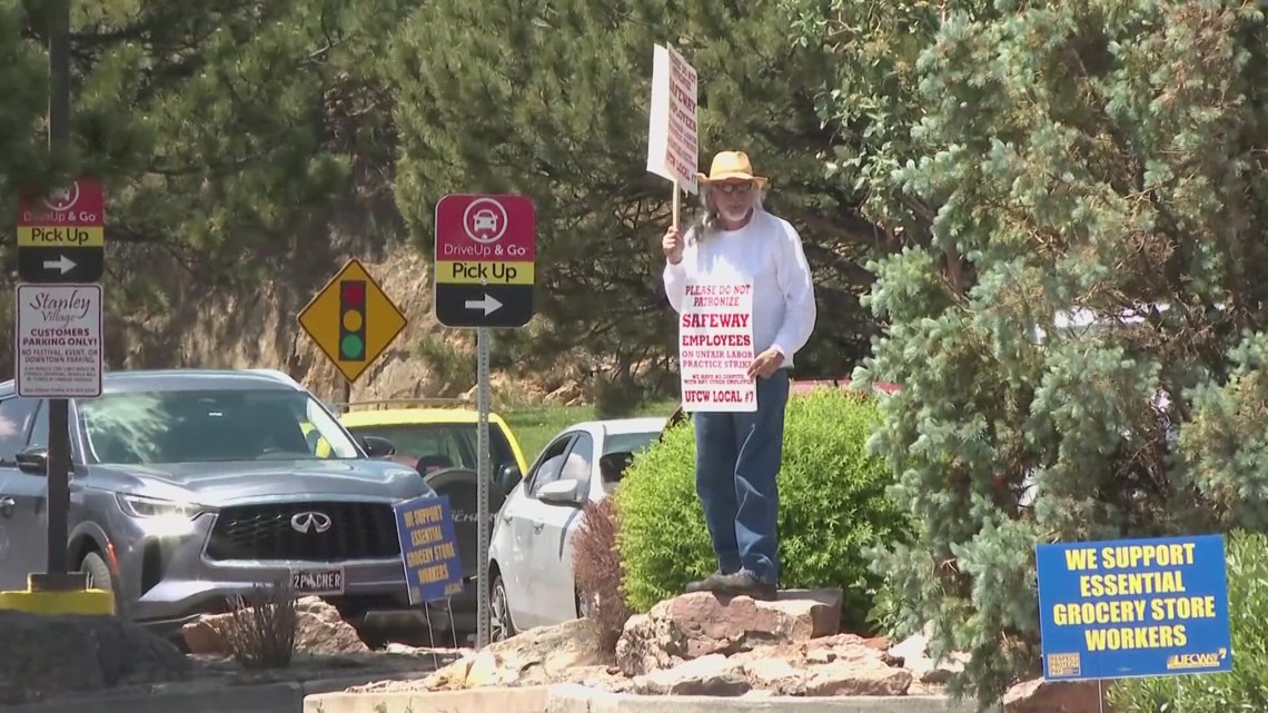 Colorado Safeway Workers End Strike After Tentative Contract Deal
