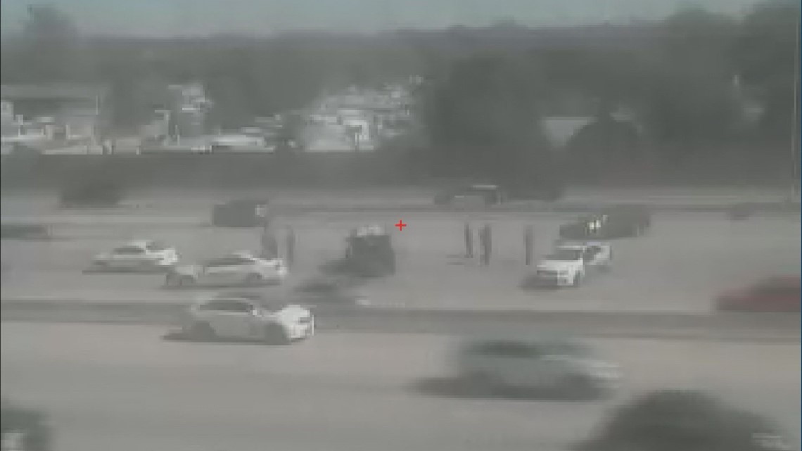 Crash closes Northbound I225 at Colfax Avenue in Aurora