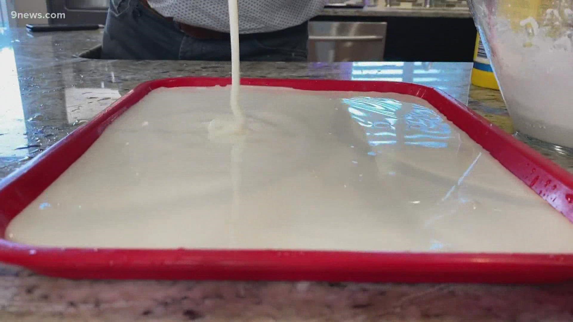 In today's Science Minute, Steve Spangler uses cornstarch to make a substance that behaves like a solid and a liquid at the same time.