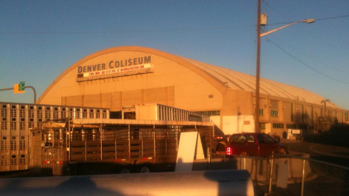 Denver menutup tempat penampungan tunawisma di Denver Coliseum