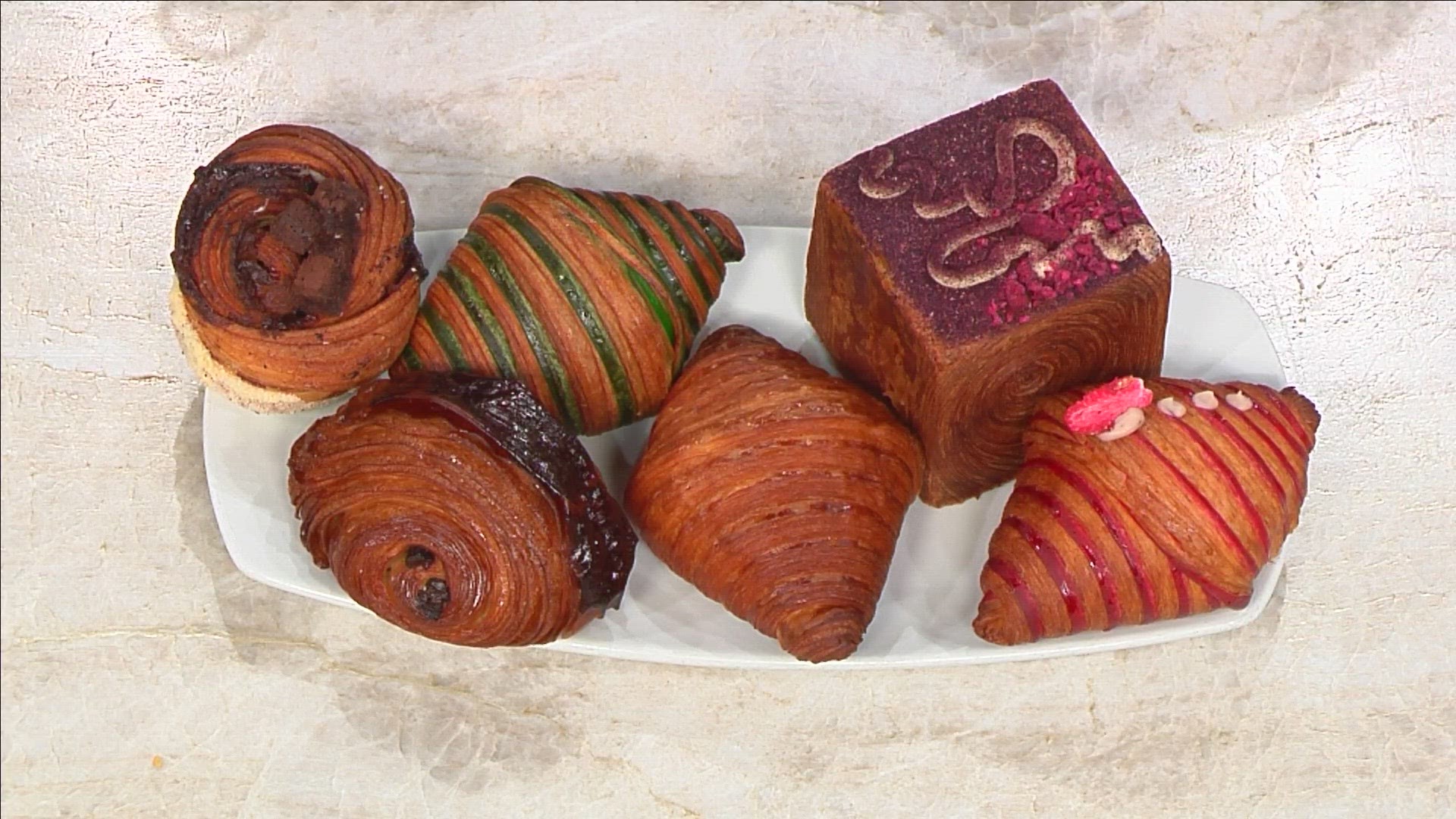 Black Box Bakery in Edgewater gives 9NEWS Mornings a taste of their viral croissants.