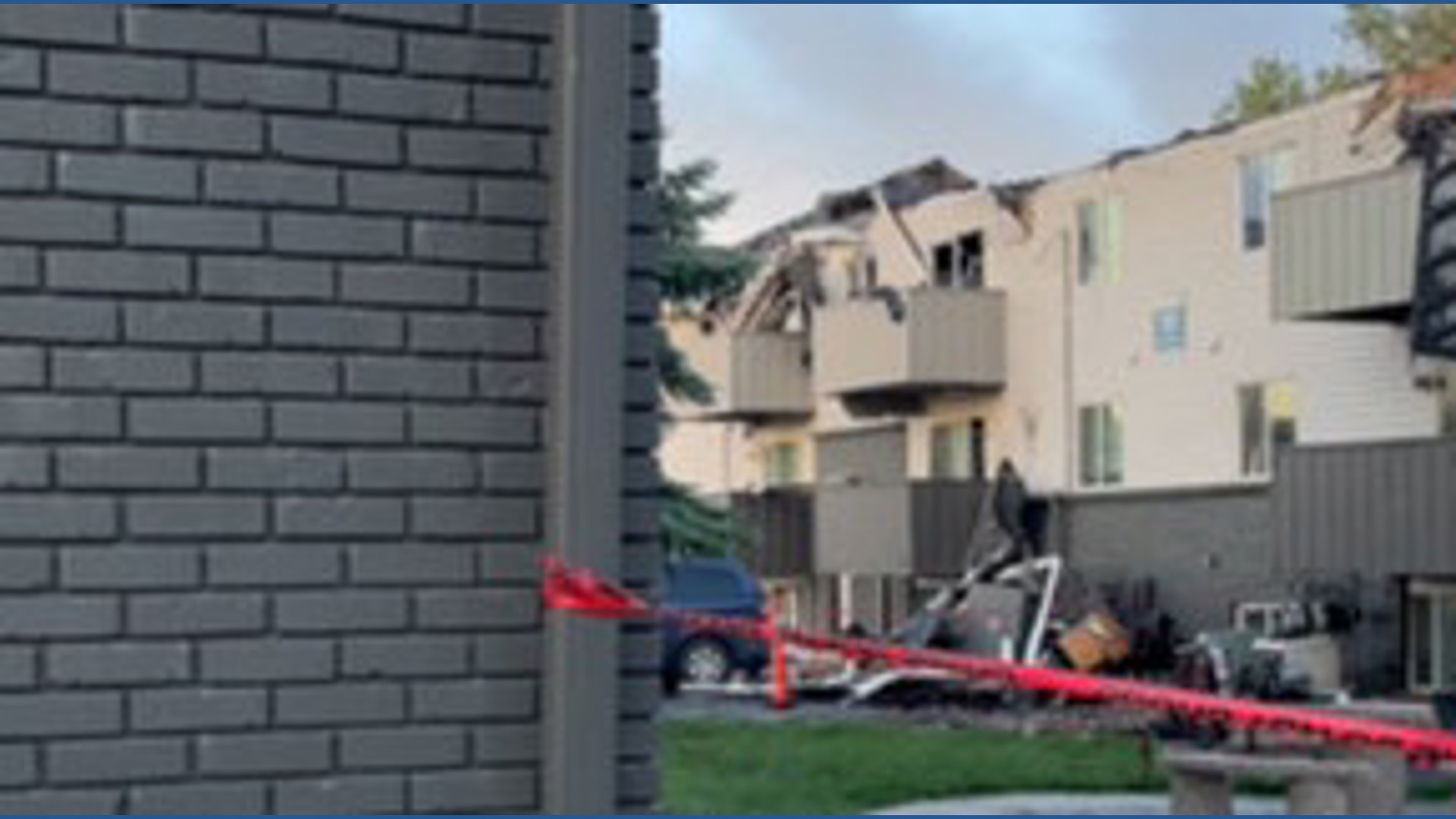 Fire at Aurora apartment complex displaces residents | 9news.com