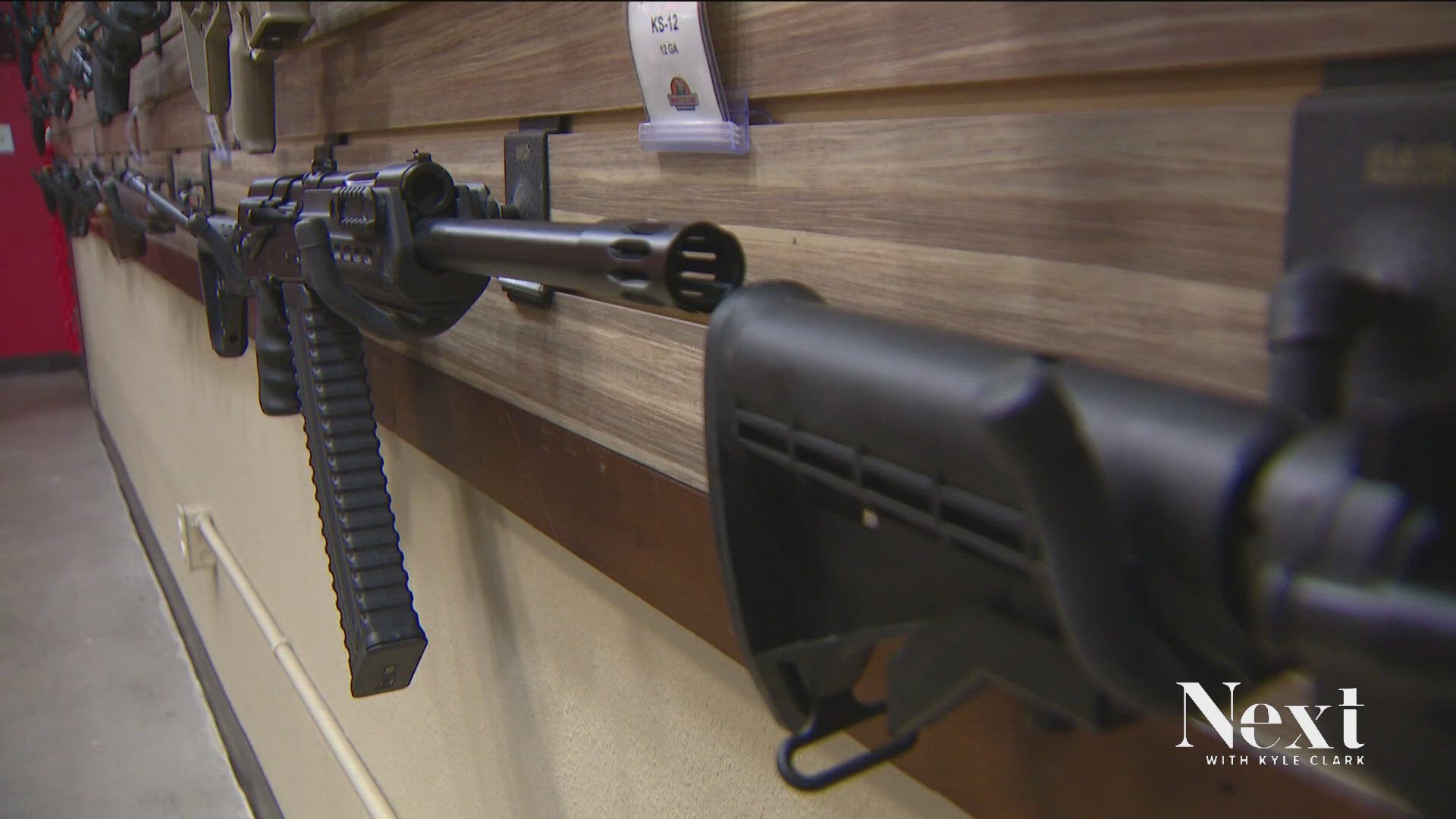 How do Colorado lawmakers looking to ban assault weapons, define an assault weapons?