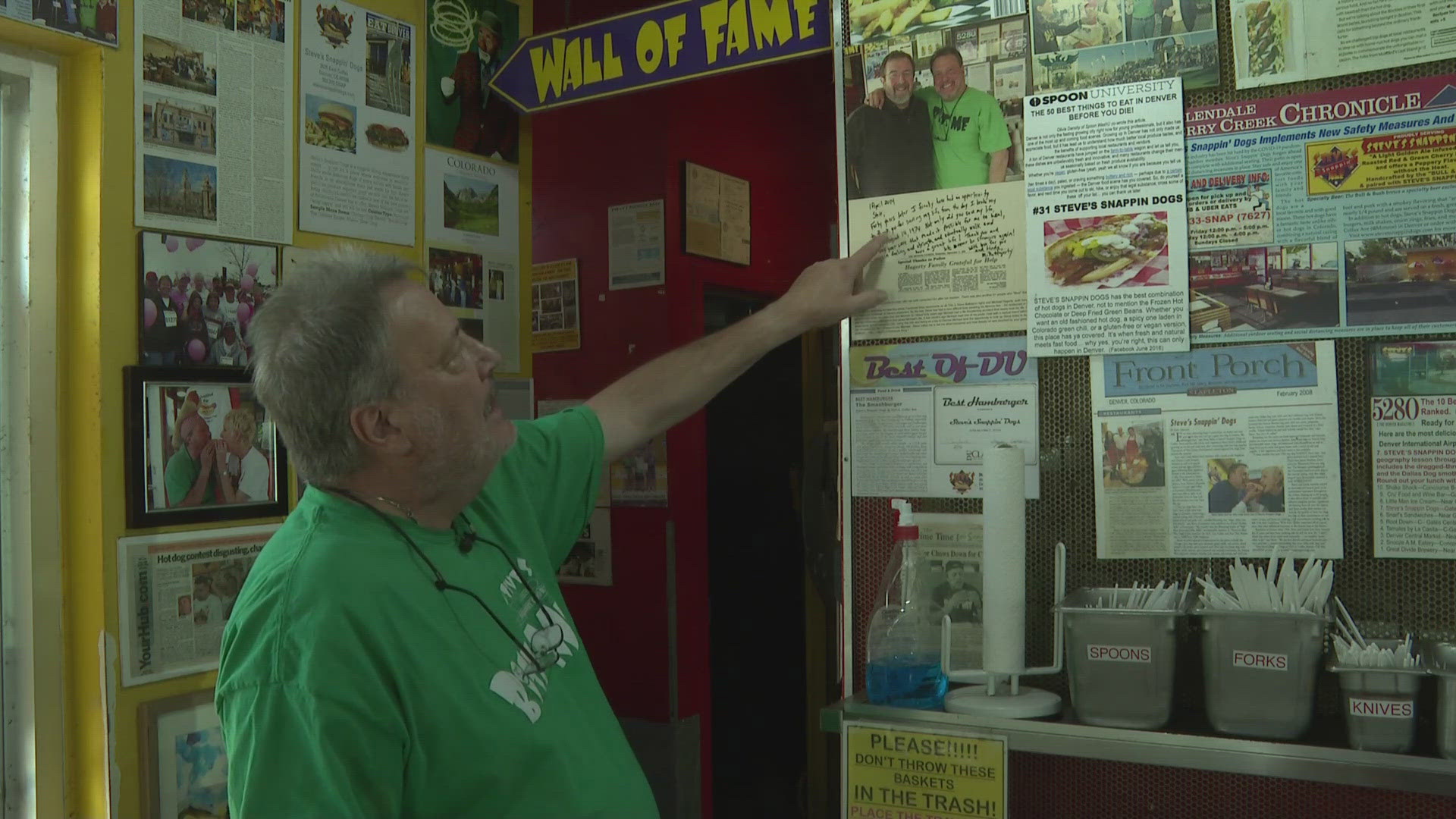 Steve's Snappin' Dogs will close it's doors later this month. The restaurant has been a staple on Colfax Avenue since 2006.