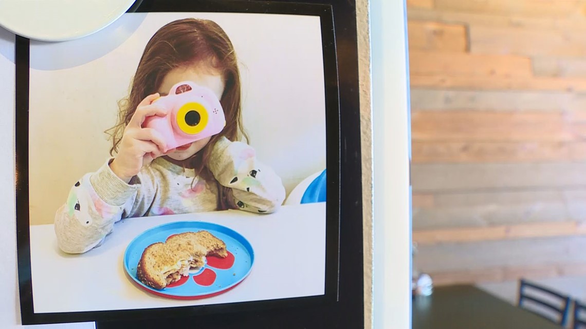 Congress Park cafe displays 4-year-old's photos - Vimarsana News