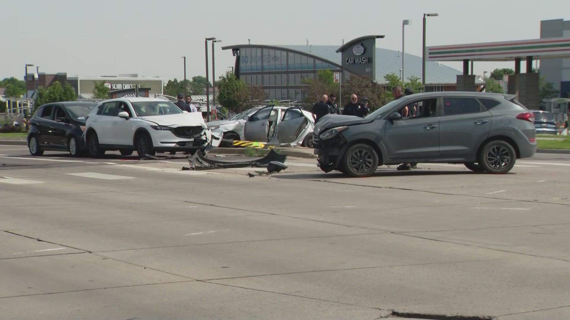2 in custody following pursuit, crash in Aurora | 9news.com