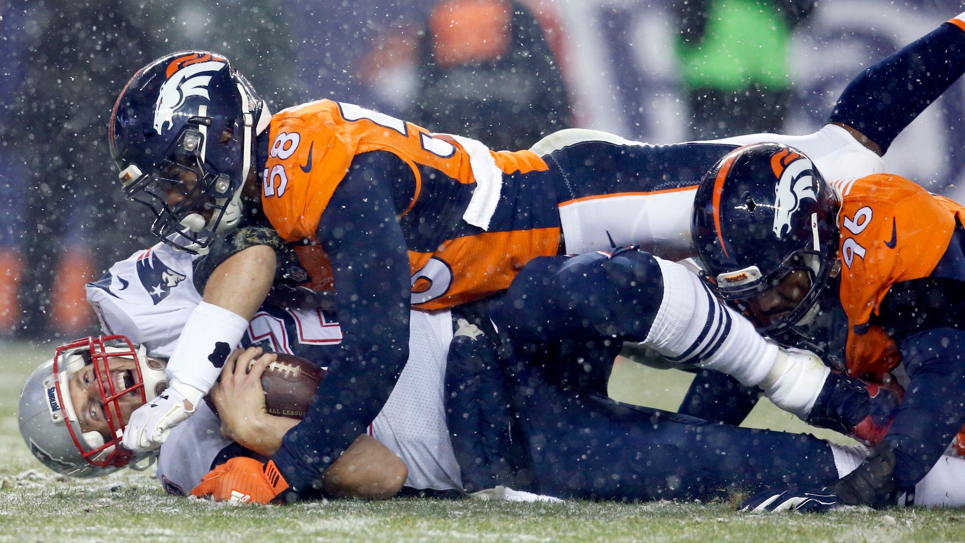 Denver Broncos trade Von Miller to LA Rams | 9news.com