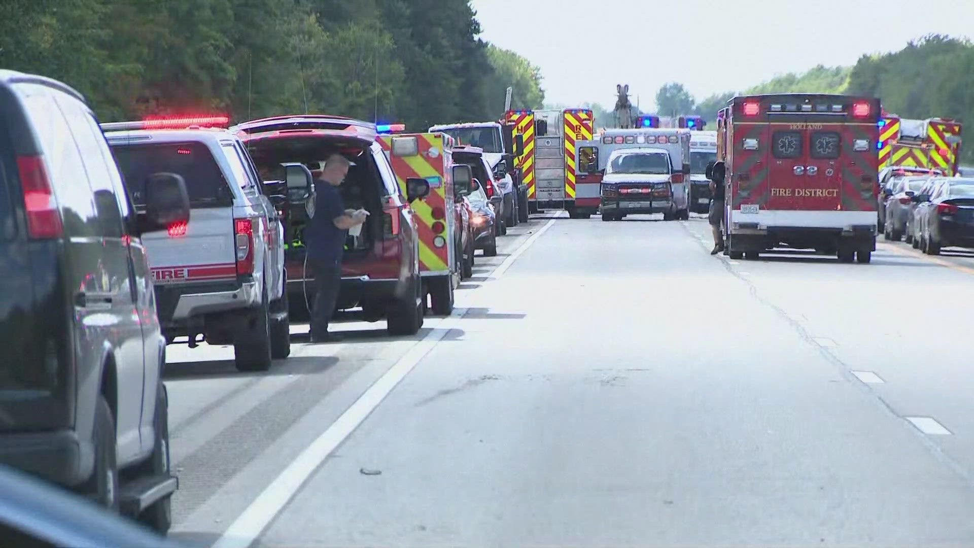 At least 5 dead after New York tour bus crash | 9news.com