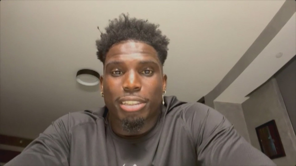 Tyreek Hill Removed from Car by Police