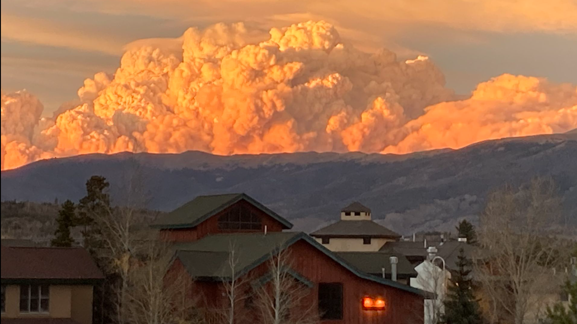 Photos, videos of Colorado's large East Troublesome Fire | 9news.com