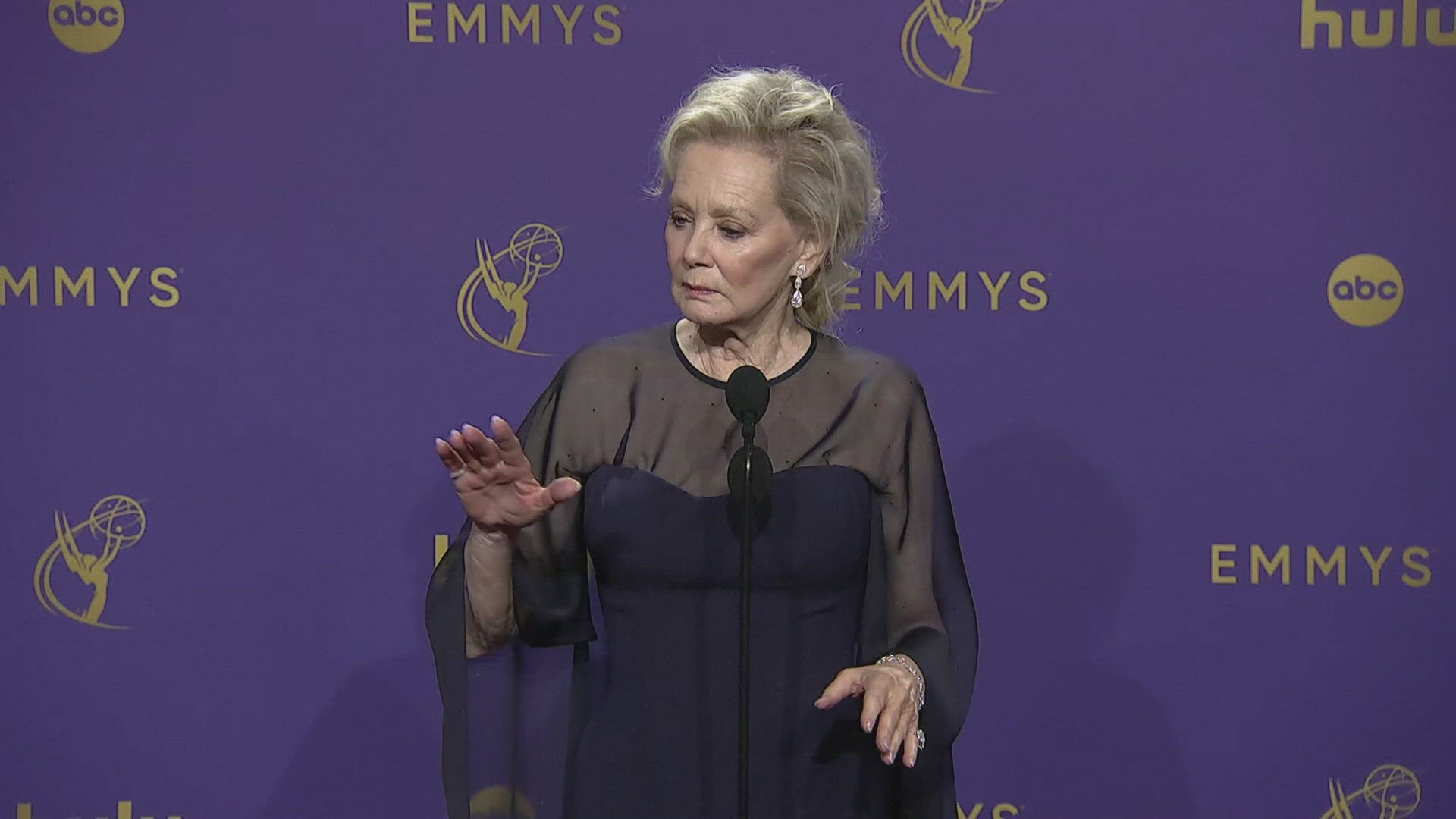 Fresh off her Emmys win, Jean Smart is taking her comedy to a new audience — she’ll kick off “Saturday Night Live’s” landmark 50th season.