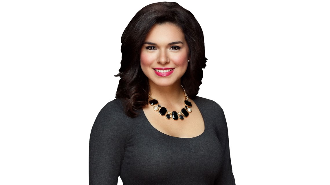 Former 9NEWS meteorologist Belen De Leon sings at Broncos game