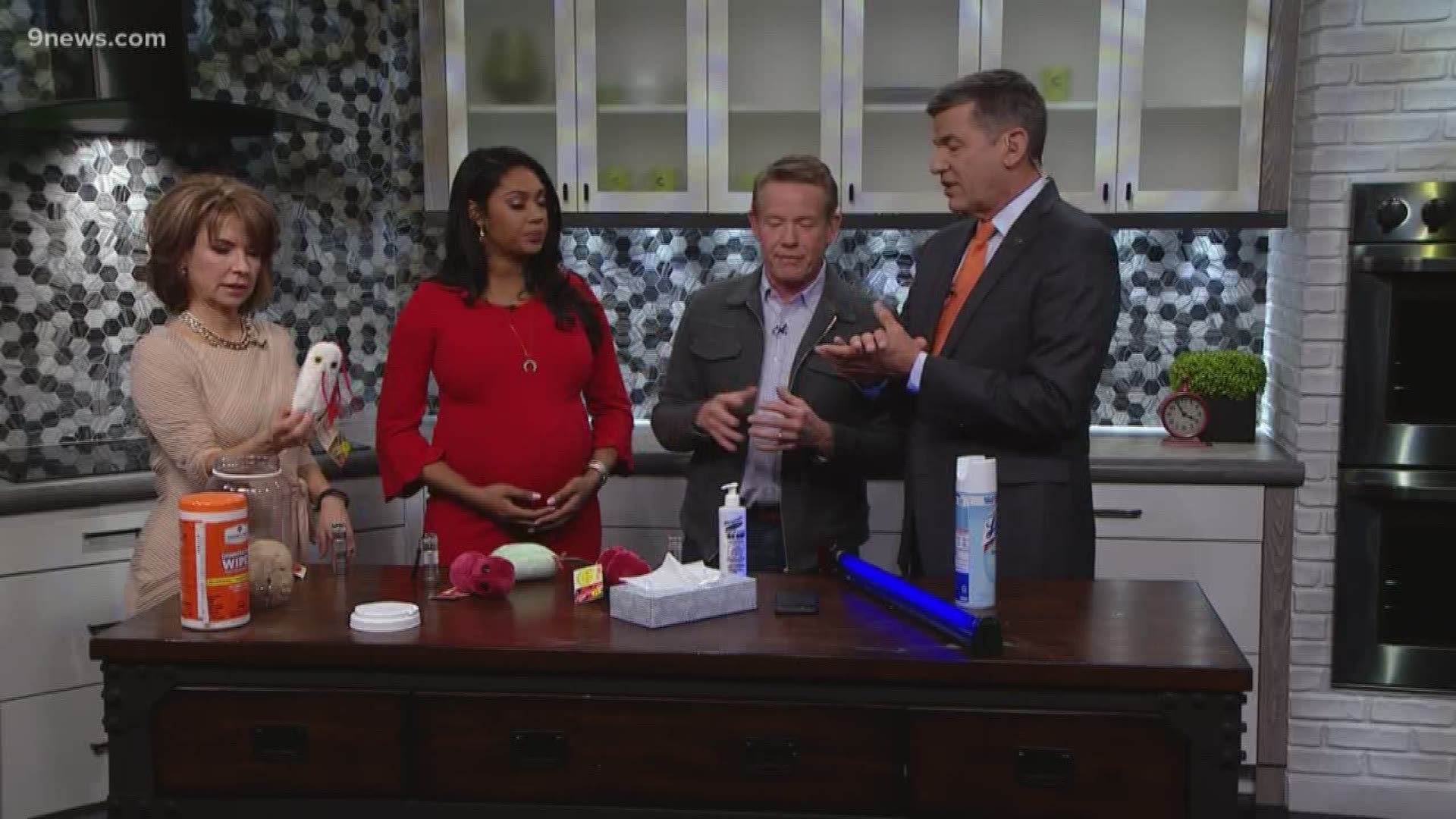 We all know how important it is to wash our hands to slow down the spread of germs and viruses. Our science guy Steve Spangler has a visual reminder to help.