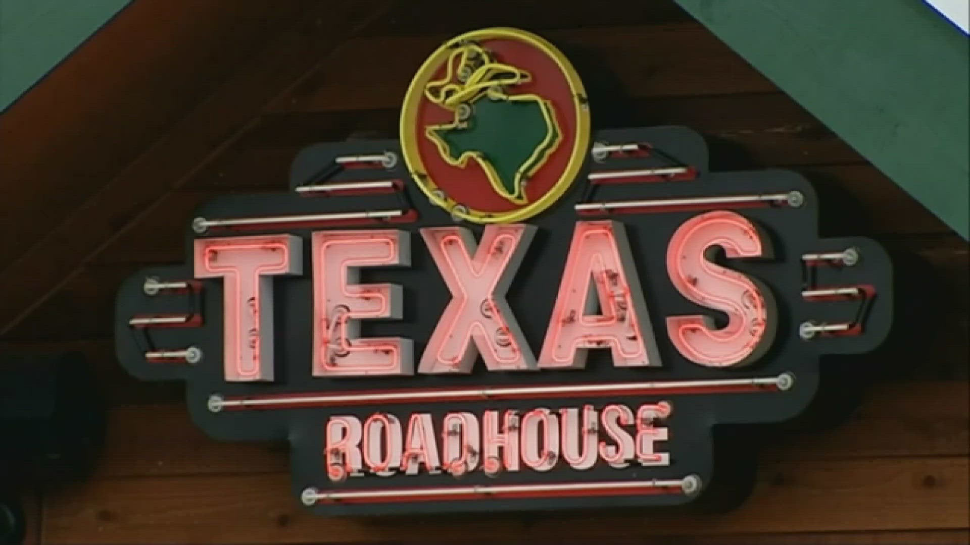 Texas Roadhouse has closed a restaurant in Colorado, but customers won't have to go far to find a new location.