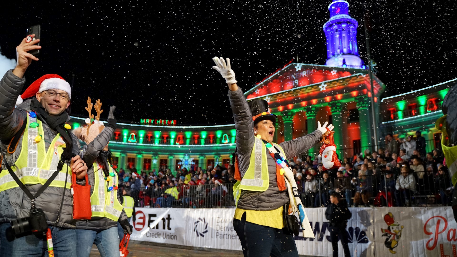 Watch as the 45th annual 9NEWS Parade of Lights 2019 brings sparkling lights, marching bands, giant balloons and colorful floats to the streets of downtown Denver.