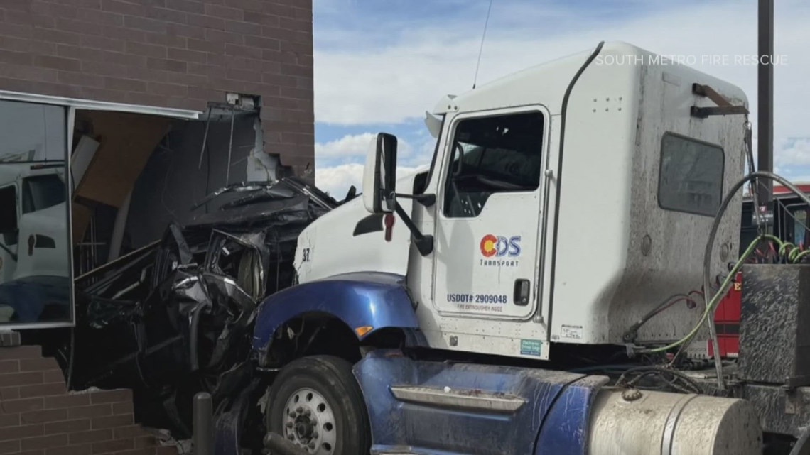 Truck driver facing careless driving charge after crashing into ...