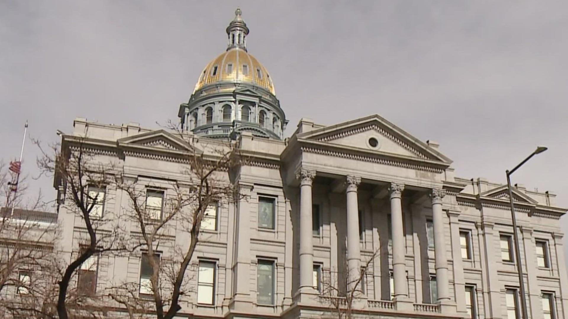 Colorado lawmakers introduce bills on private, public transparency ...