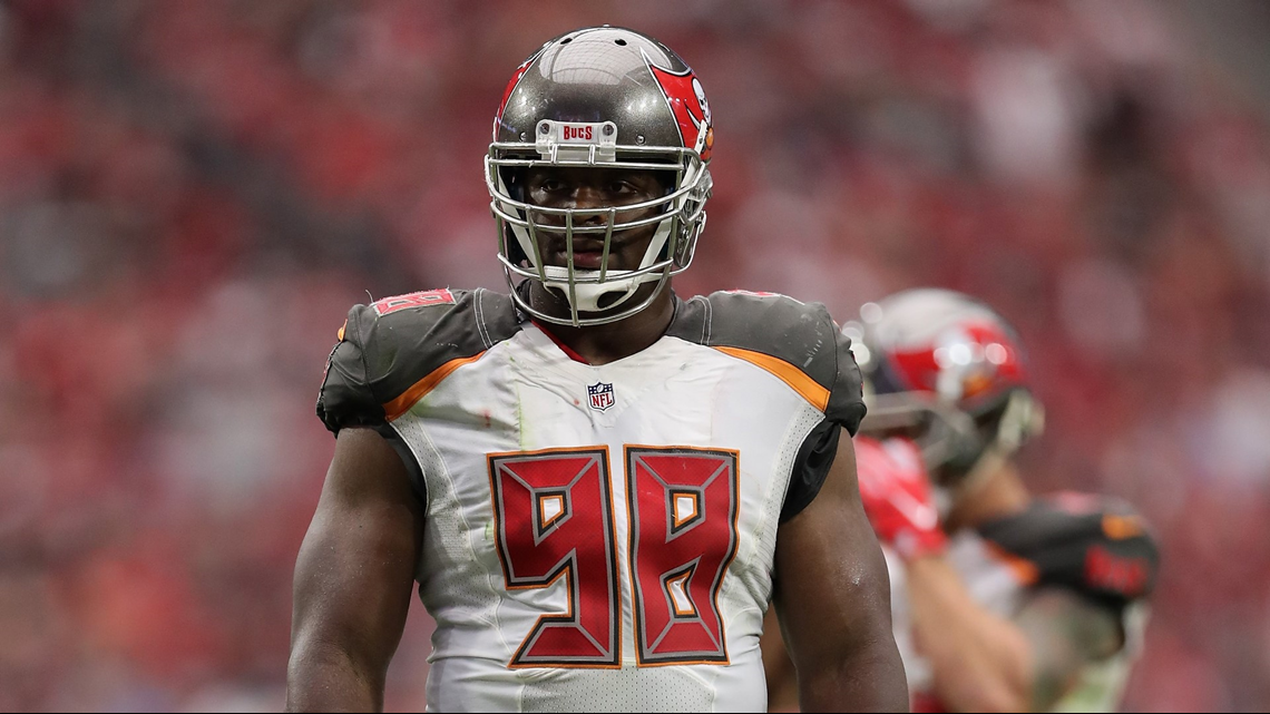 Clinton McDonald Named 2017 Buccaneers Man of the Year