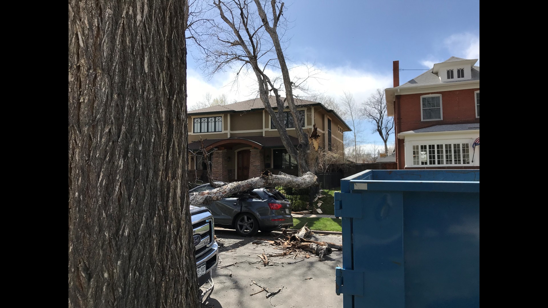 Near hurricaneforce winds topple trees, wreck roofs across Front Range