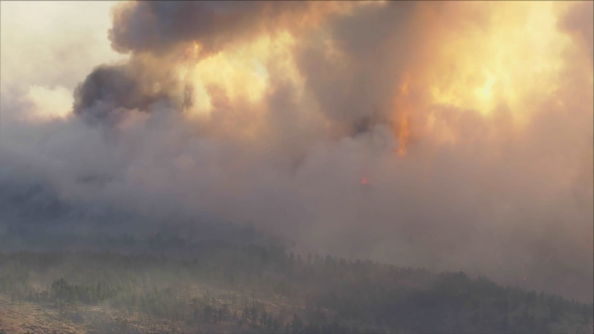 The Alexander Mountain Fire has burned nearly a 1,000 acres between Estes Park and Loveland with no containment.