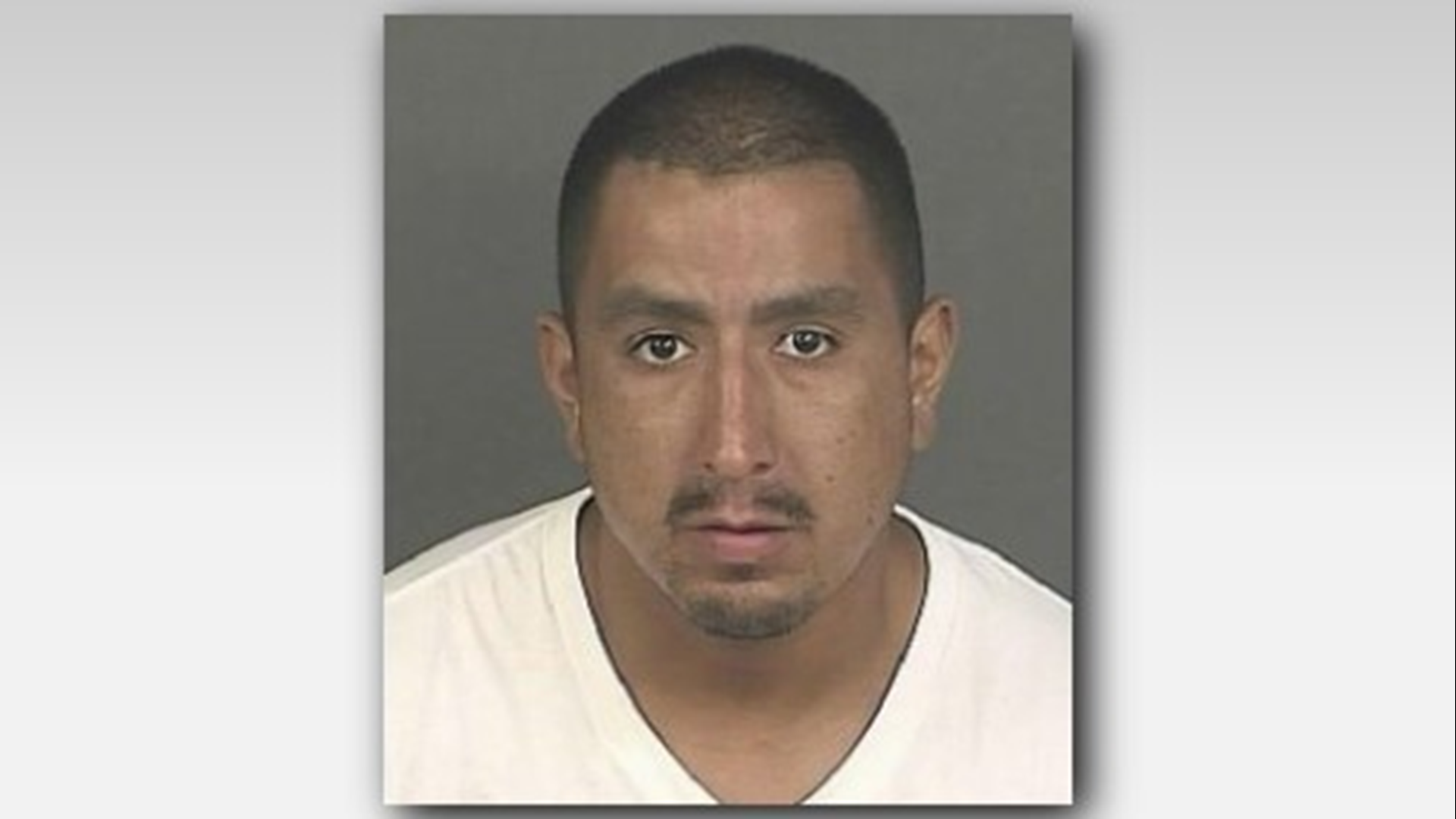 Denver Police search for aggravated robbery suspect | 9news.com