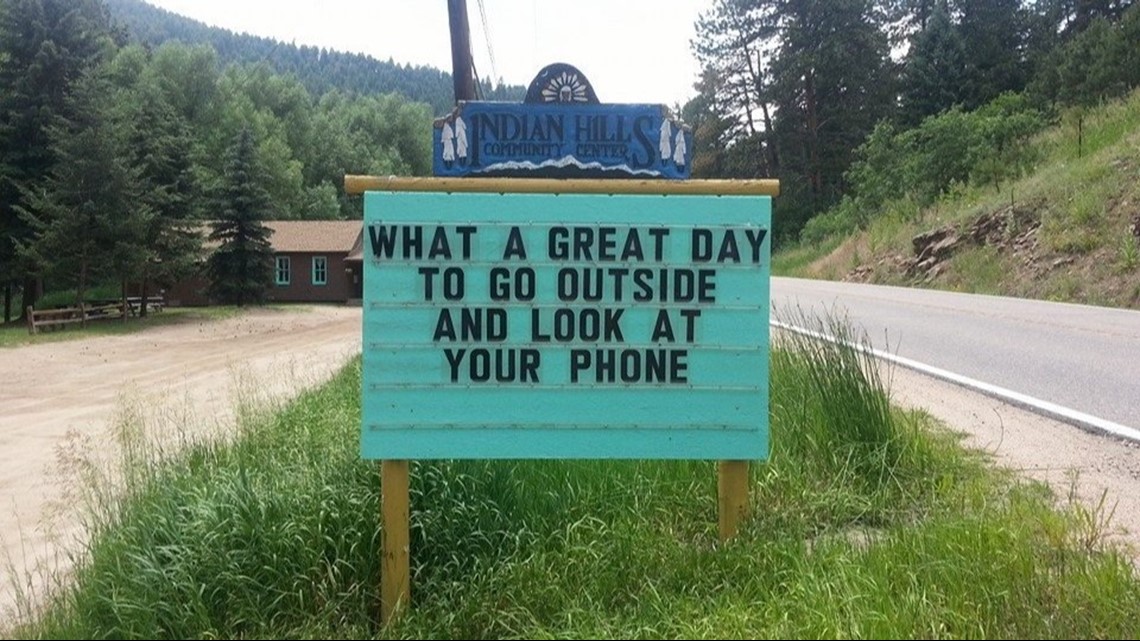 The story behind that punny sign in Indian Hills | 9news.com