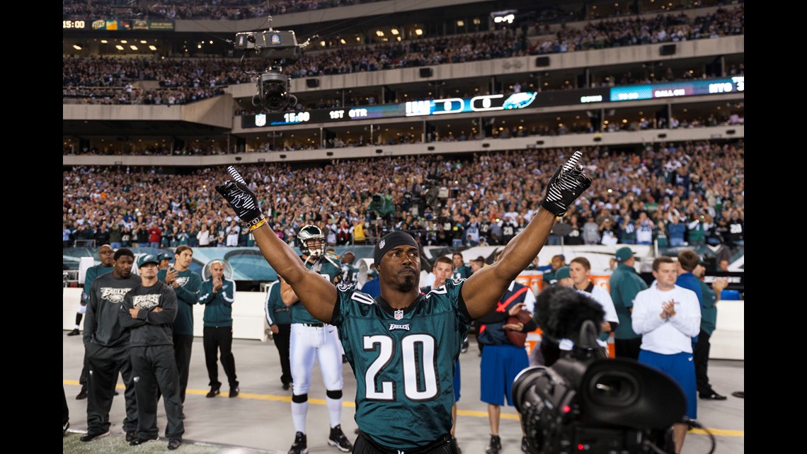 Brian Dawkins: Philadelphia Eagles' Heart Is in Denver to Stay, News,  Scores, Highlights, Stats, and Rumors