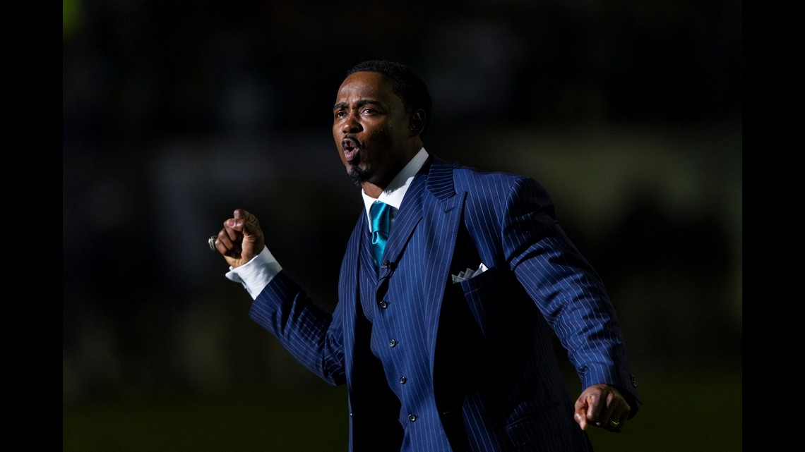 Brian Dawkins apologizes to Denver Broncos after Hall of Fame speech