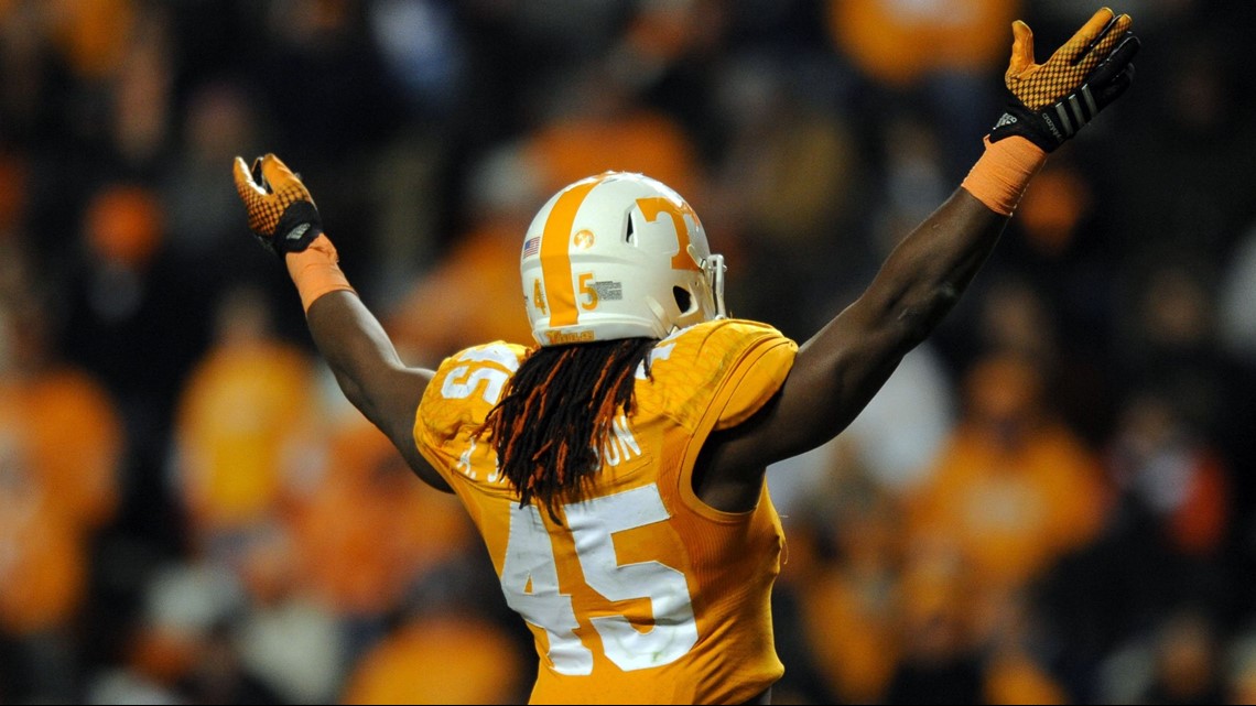 Broncos sign Tennessee LB A.J. Johnson, who was recently acquitted on rape  charge