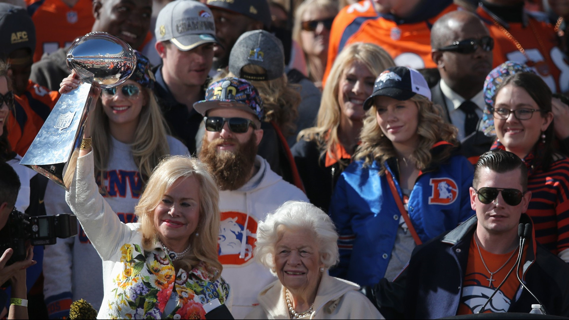 Bowlen family begins weekend of celebration at Pro Football Hall of Fame