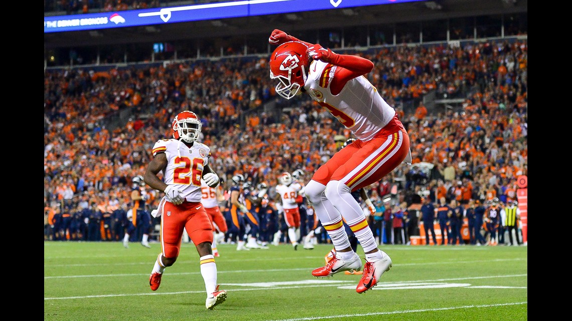 Mahomes' rally stuns Broncos, 27-23