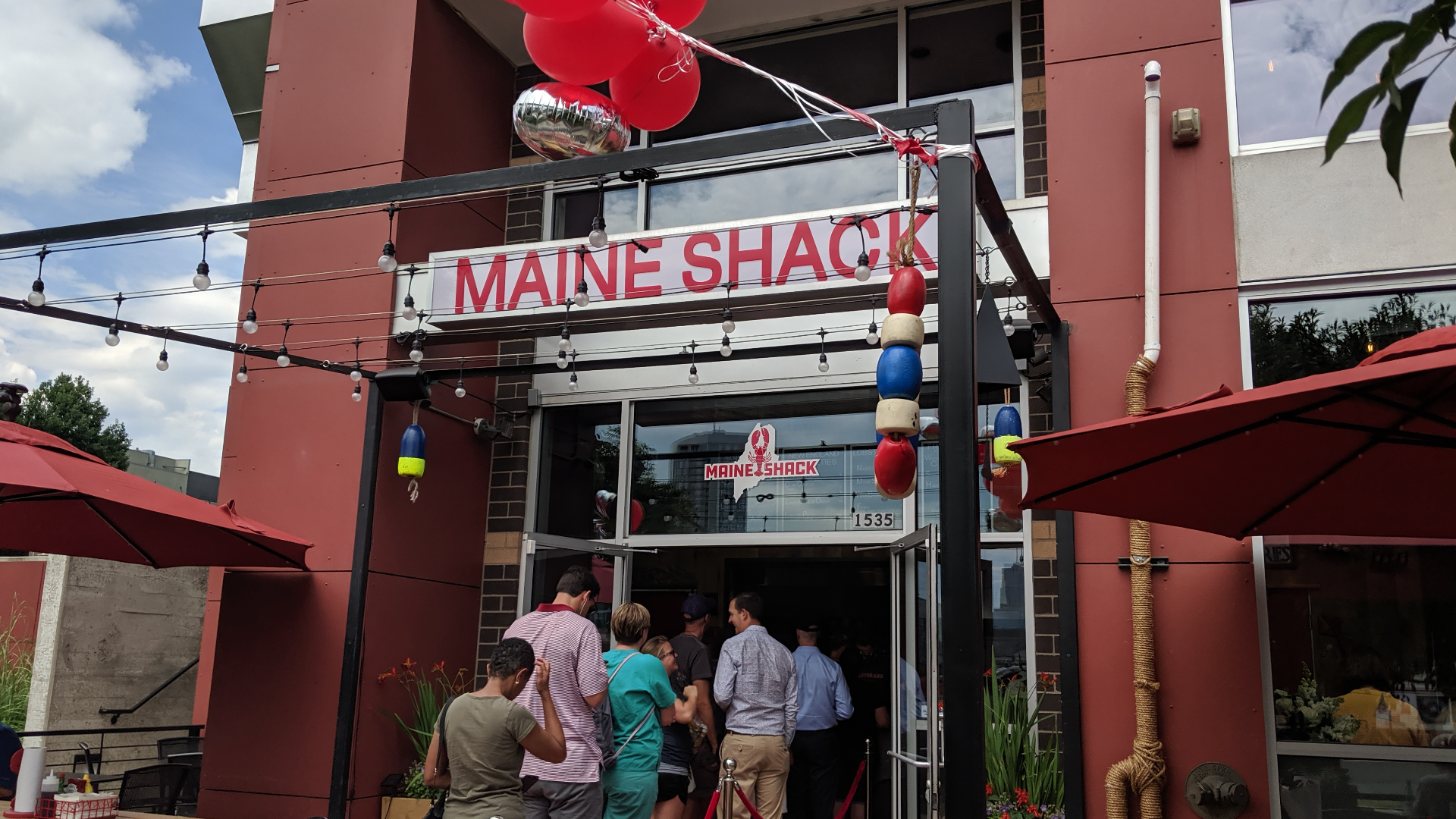 The Maine Shack has opened in LoHi. It serves up lobster rolls, fried clams and more.