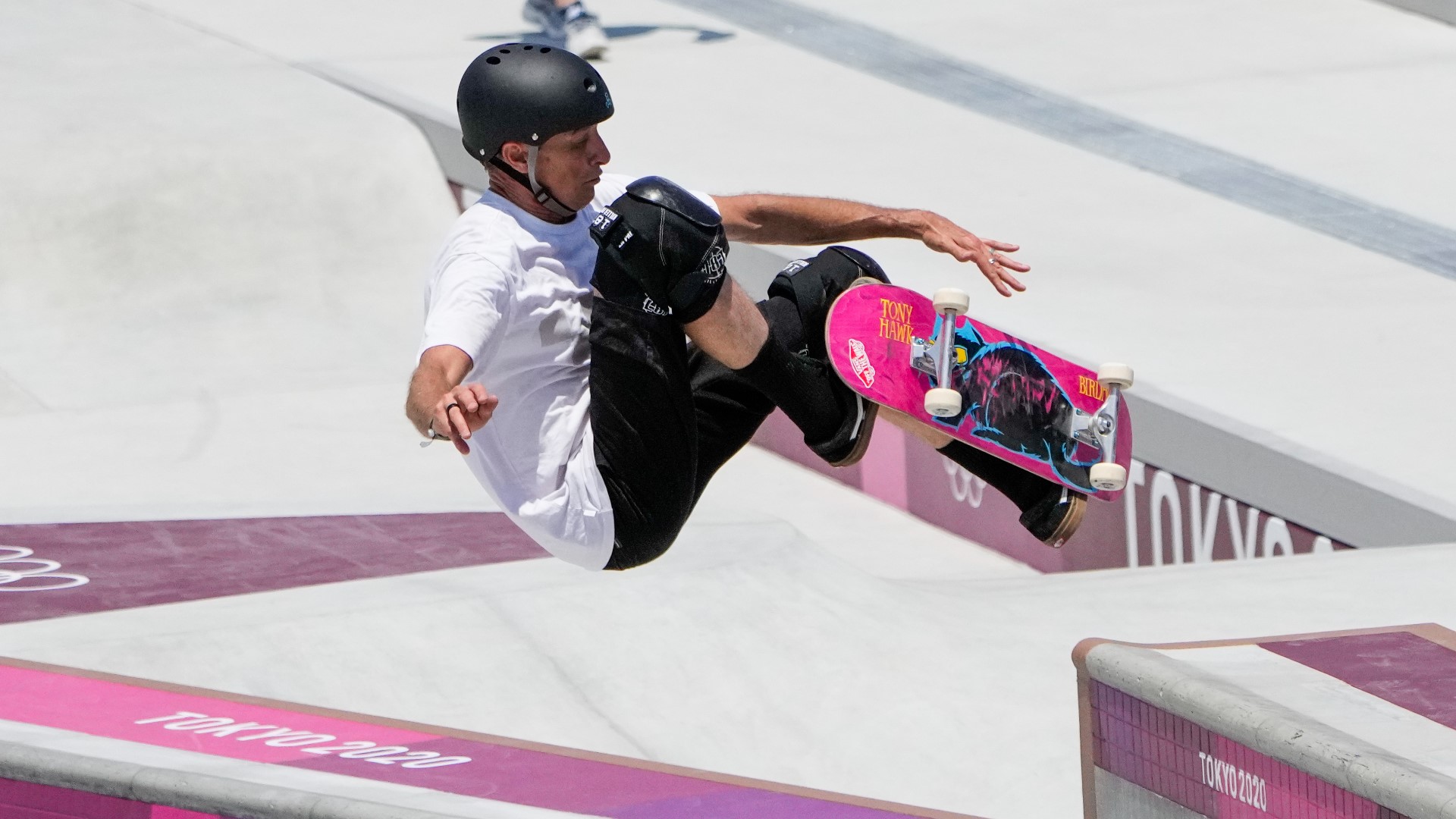 Beach volleyball duo April Ross and Alix Klineman are onto the semifinals and the first ever men's park skateboarding finals will take place.