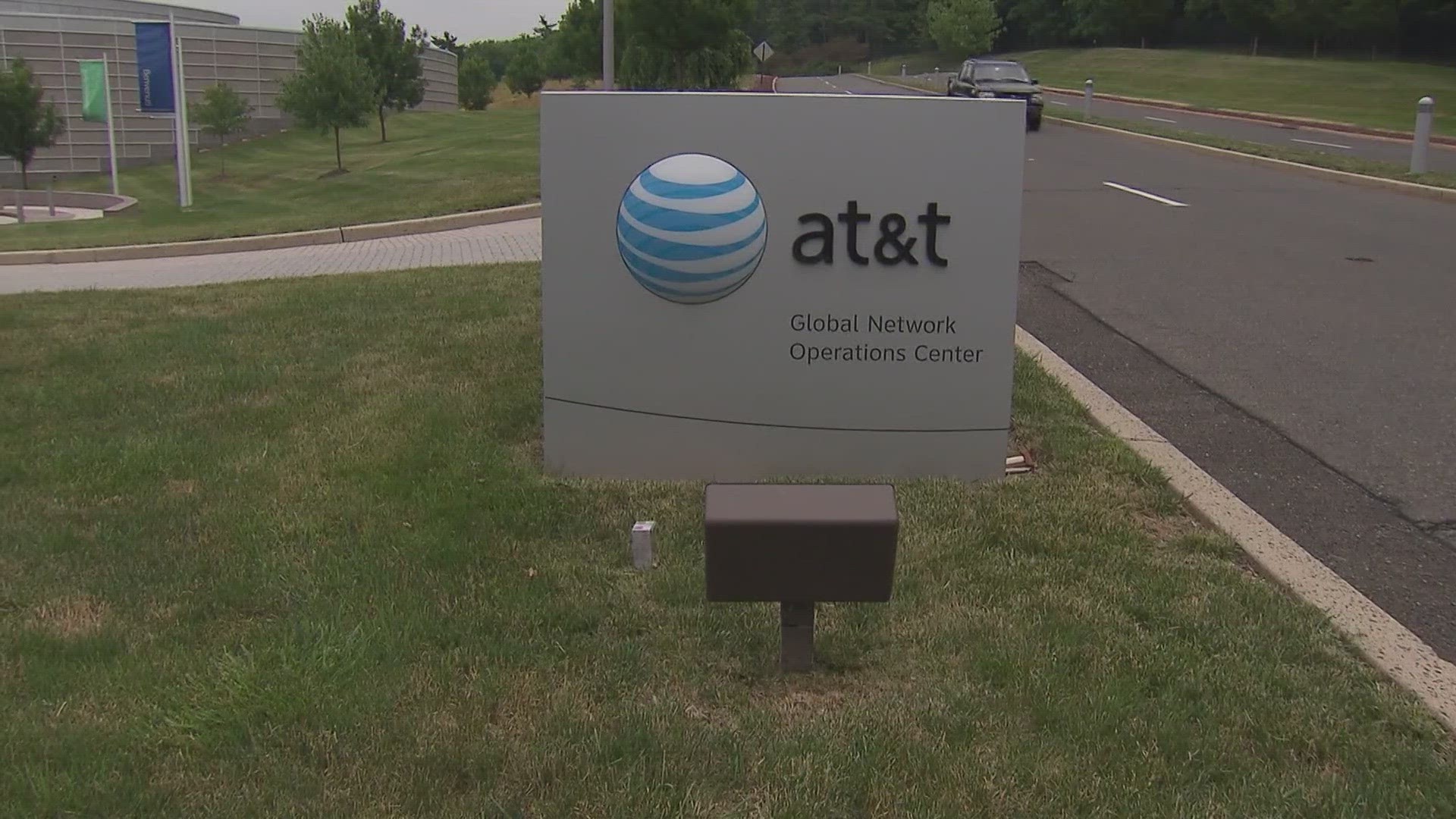 Thousands of AT&T's cellular customers were left without service Thursday because of a massive reported outage across the U.S., leaving them unable to place calls.