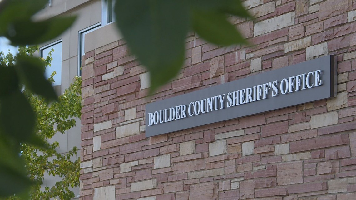 Man reverses car into Park Ranger in Boulder - Vimarsana News