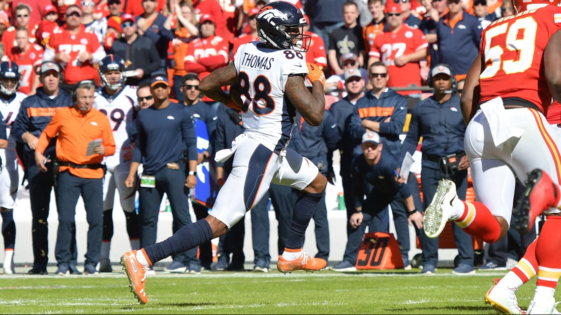 New England Patriots meet with free-agent WR Demaryius Thomas