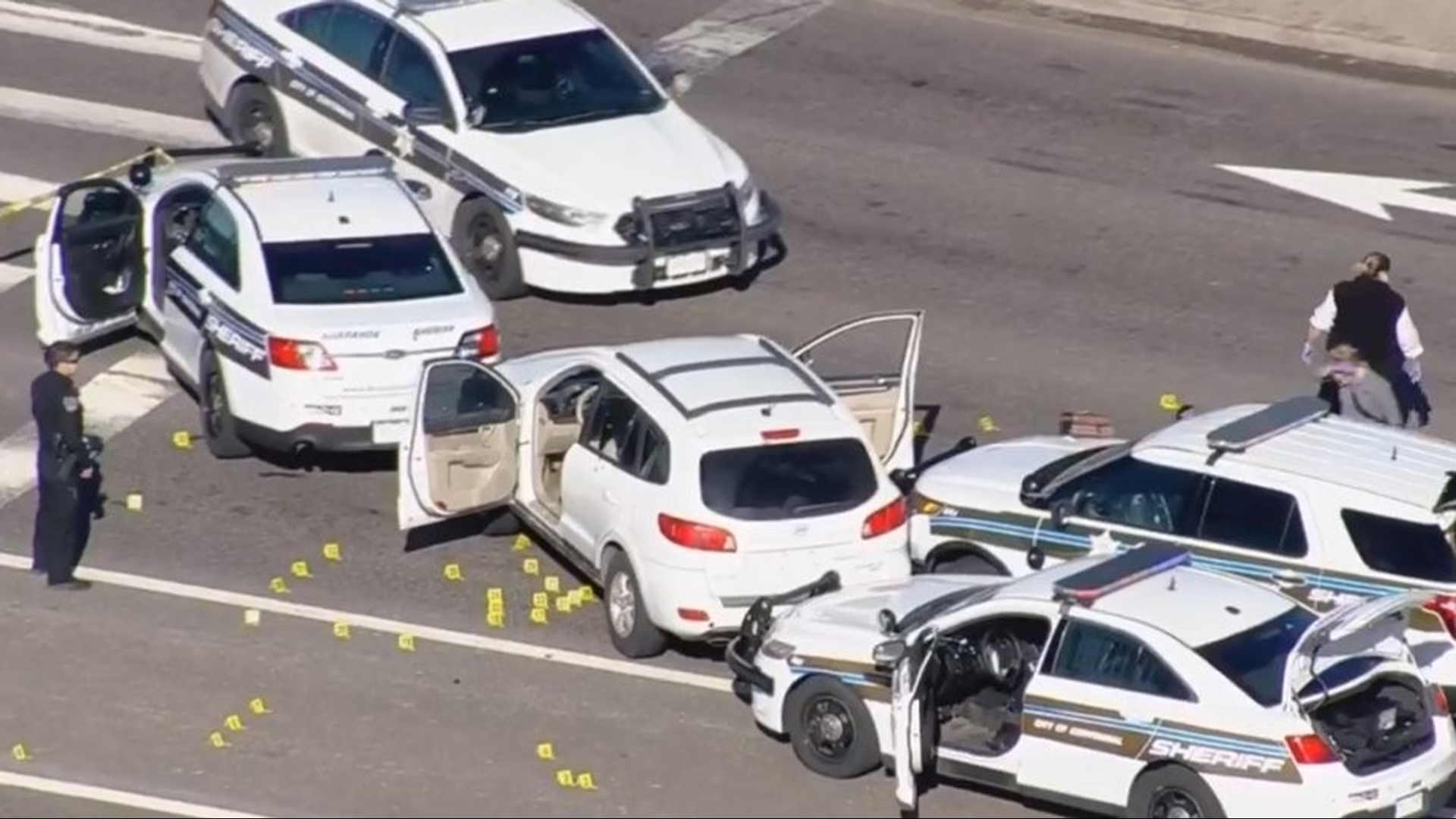 Suspect shot, killed by deputies after pursuit near Arapahoe Road and I ...