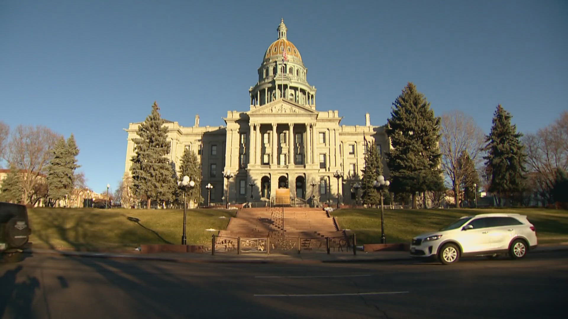 9news.com - Kyle Clark - Democratic AGs seek pause on acquisition of 9NEWS owner TEGNA by FOX31 parent Nexstar