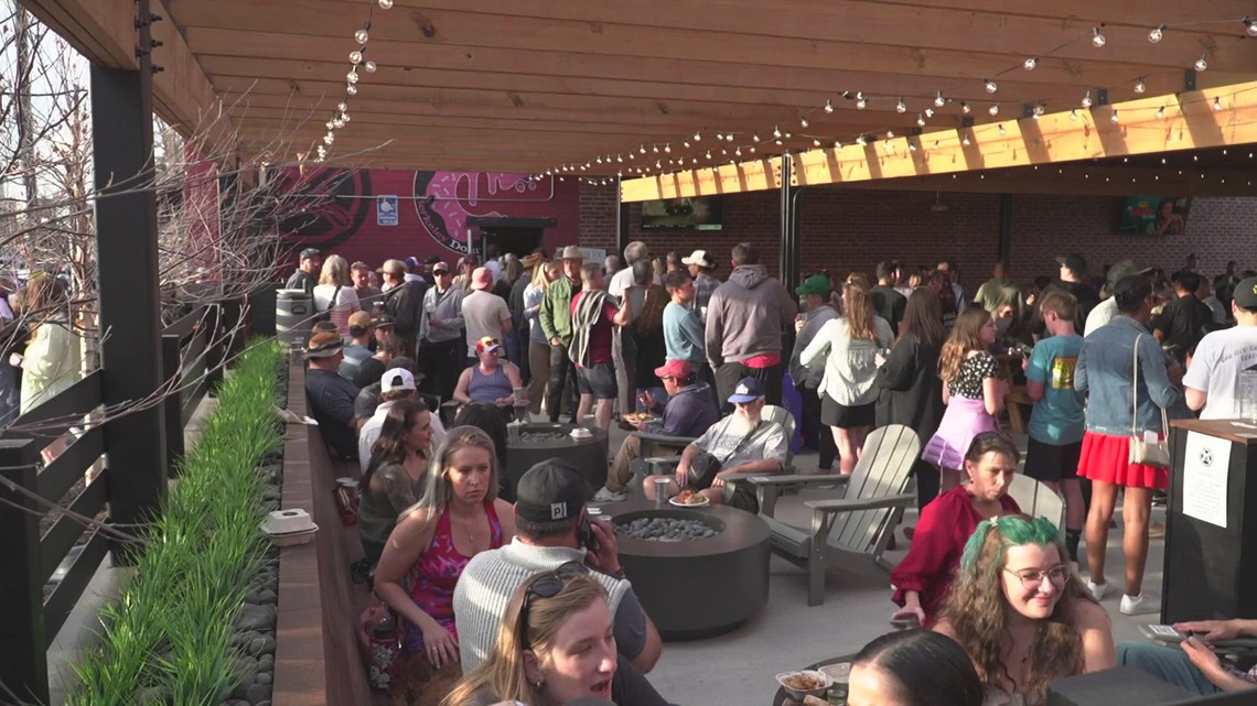 Fundraising event benefits families of American Elm shooting victims