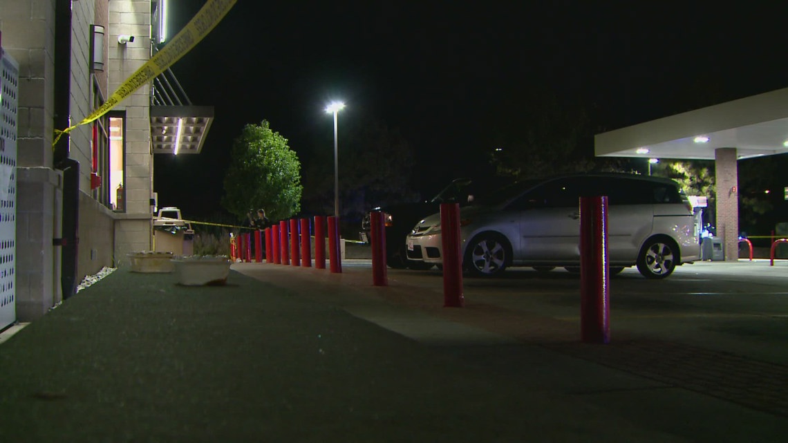 Security guard shoots, kills man at Aurora gas station | 9news.com
