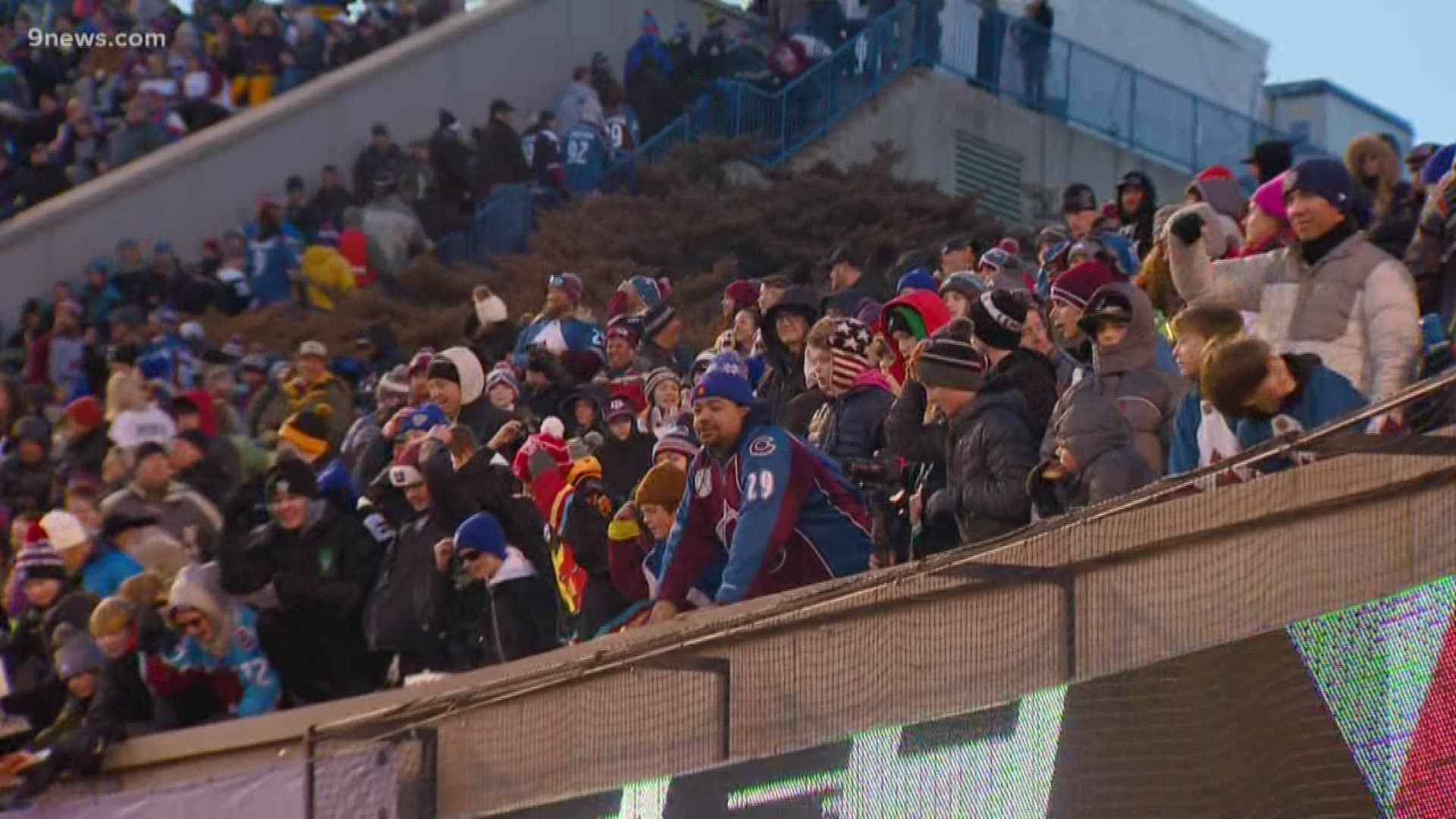 The NHL Stadium Series outdoor hockey game on Saturday between the Colorado Avalanche and Los Angeles Kings had some hiccups.