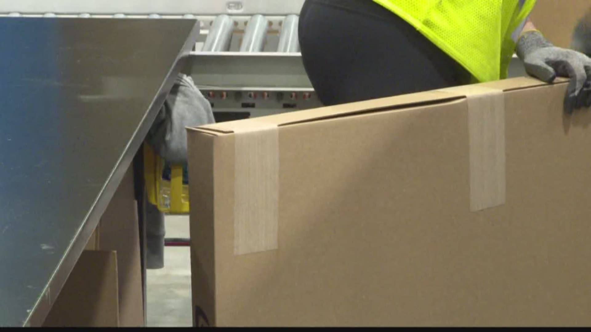 Step Inside The Amazon Fulfillment Center In Aurora 9news Com