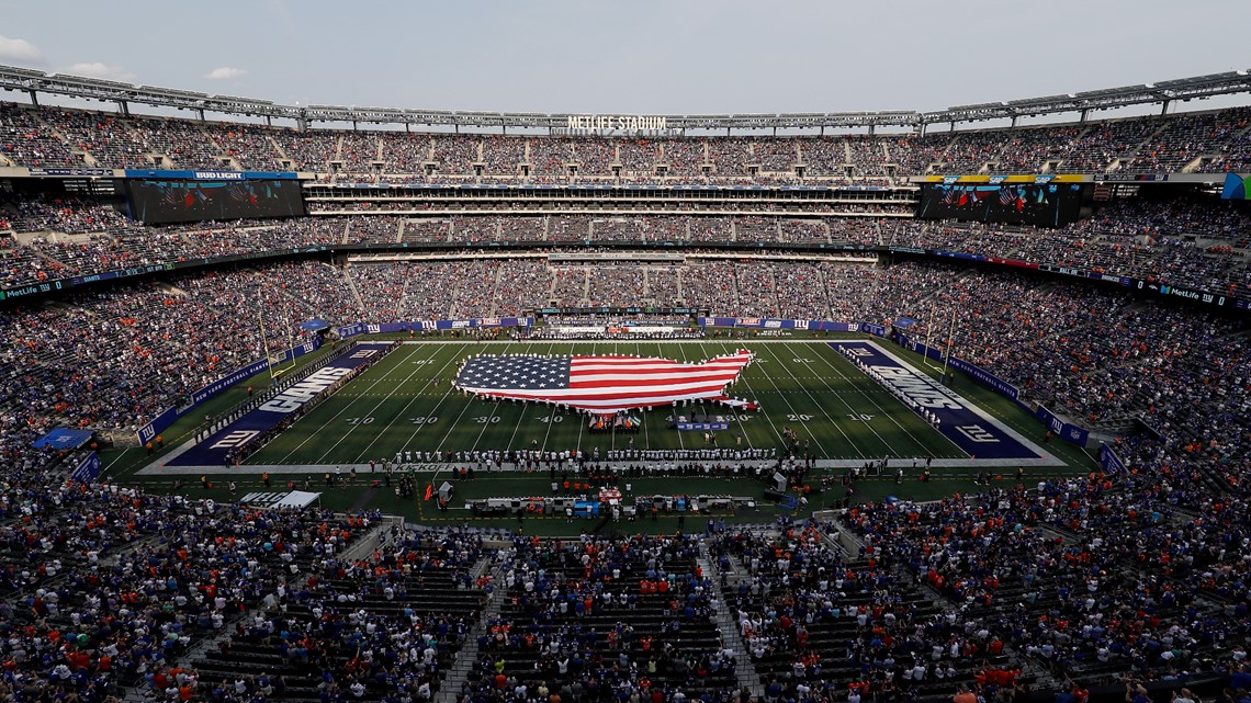 Giants fans react to getting logo at midfield at MetLife Stadium