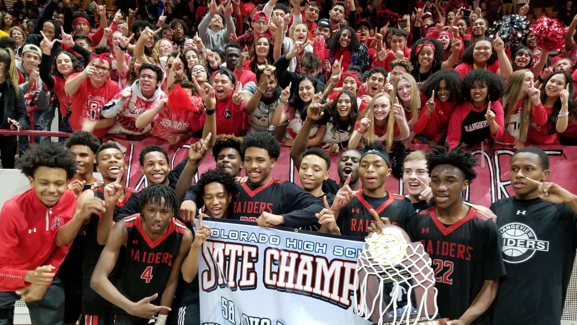 The Raiders captured their first state title in 34 years by knocking off the top-seeded Wolverines in the championship Saturday night.