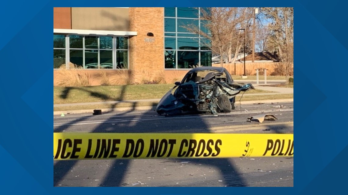 Twovehicle crash in Lakewood causes road closures