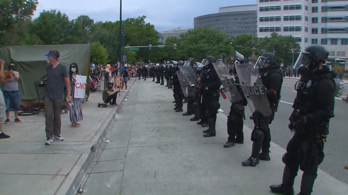 PHOTOS Third night of riots in downtown Denver